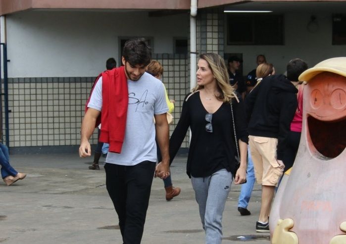 Famosos vão às urnas nas eleições deste domingo (2) em todo o país