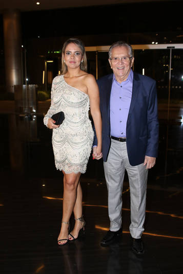 Rodrigo Faro comemora 43 anos super festa repleta de famosos