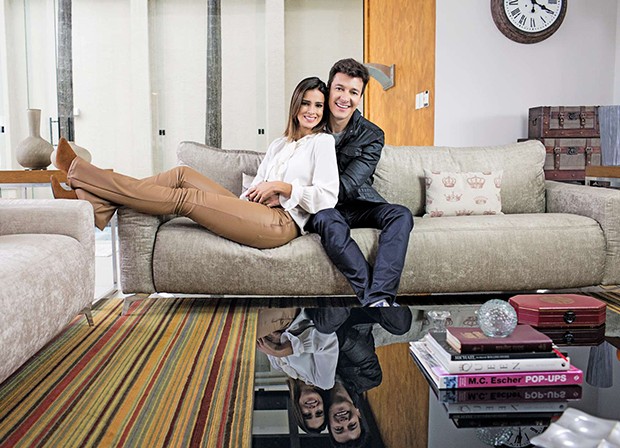Rodrigo Faro abre a mansão que tem até sala de karaokê; fotos