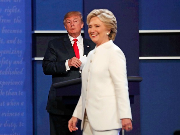 Donald Trump e Hillary Clinton durante o debate entre os candidatos (Crédito: Reuters)