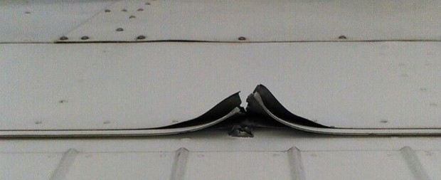 Bala perdida atinge avião durante voo em Santa Catarina