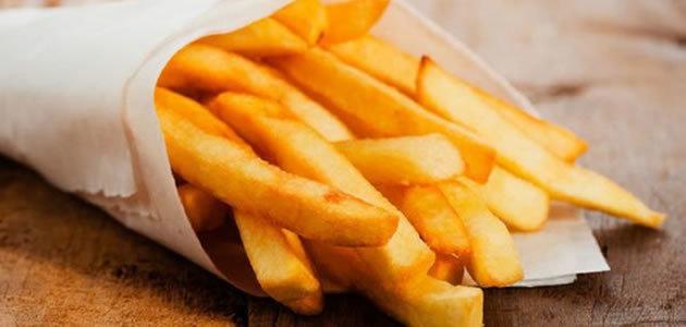Por que as batatas fritas pedem o sabor depois de frias?