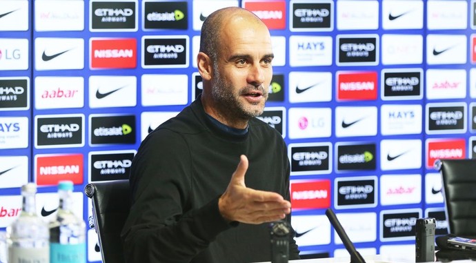 Pep Guardiola vai poupar jogadores contra o Manchester United pela Copa da Liga (Crédito: Reprodução)