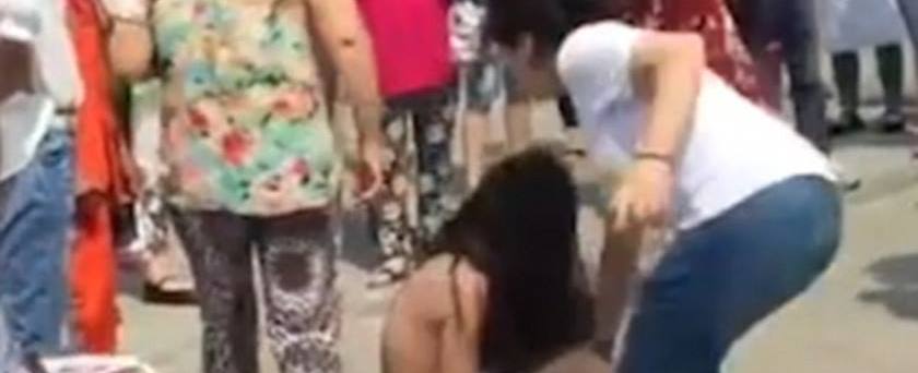Mulher bate em amante do marido e vídeo choca a internet