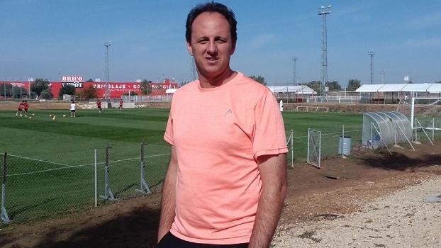 Rogério Ceni está fazendo curso de técnico e observa o trabalho de Sampaoli no Sevilla (Crédito: Reprodução)