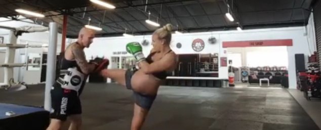 Grávida luta muay thai na 39ª semana de gestação; vídeo!