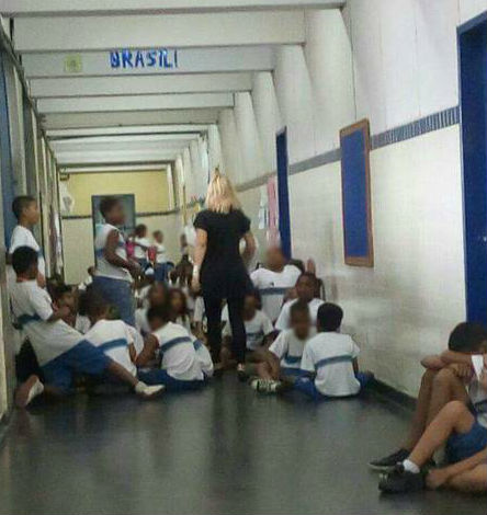 Tiroteio ocorreu próximo de uma escola (Crédito: Reprodução)