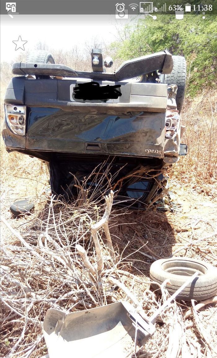 Motorista perdeu o controle do veículo que acabou capotando