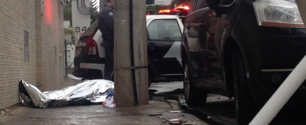 Uma pessoa foi assassinada a cada 9 minutos no Brasil em 2015