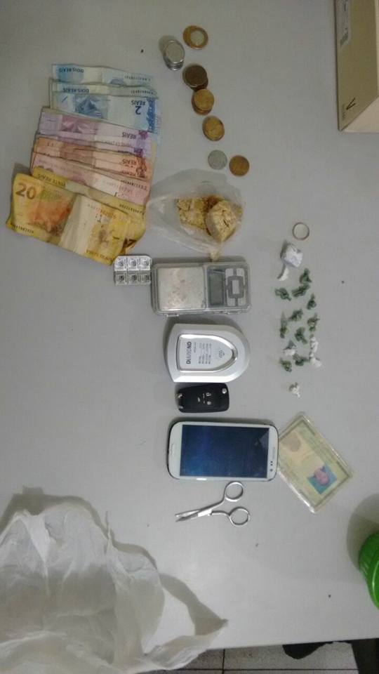 Policia prende mulher acusada de tráfico de drogas na z. Sul de THE (Crédito: Plantão Policial)
