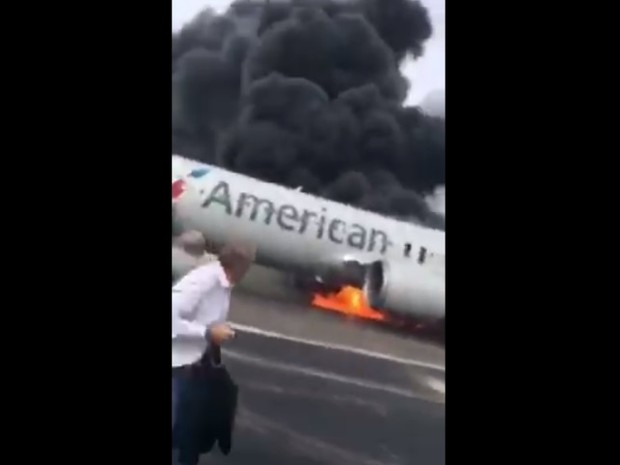 Avião pegou fogo antes de decolar