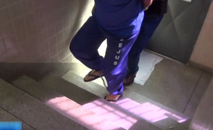 Professor é preso acusado de abusar de aluna