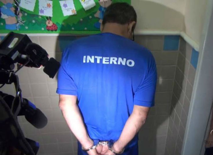 Professor é preso acusado de abusar de aluna