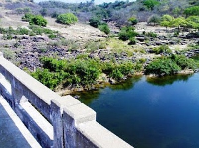 Rio Poti próximo da ponte do município de Juazeiro do Piauí