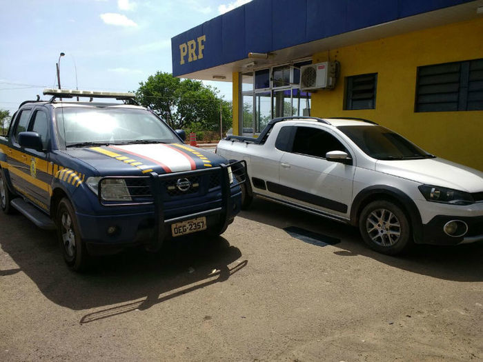 PRF apreendeu Saveiro roubada que estava com placa adulterada