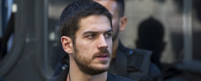 Ator Marco Pigossi revela que já ficou com homens, afirma site