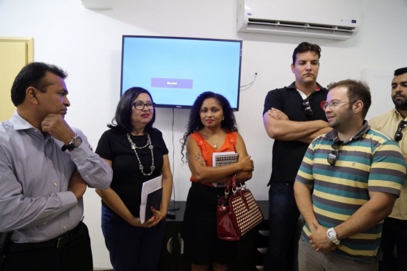 Fábio Abreu recebe comissão formada por aprovados no concurso da Polícia Civil