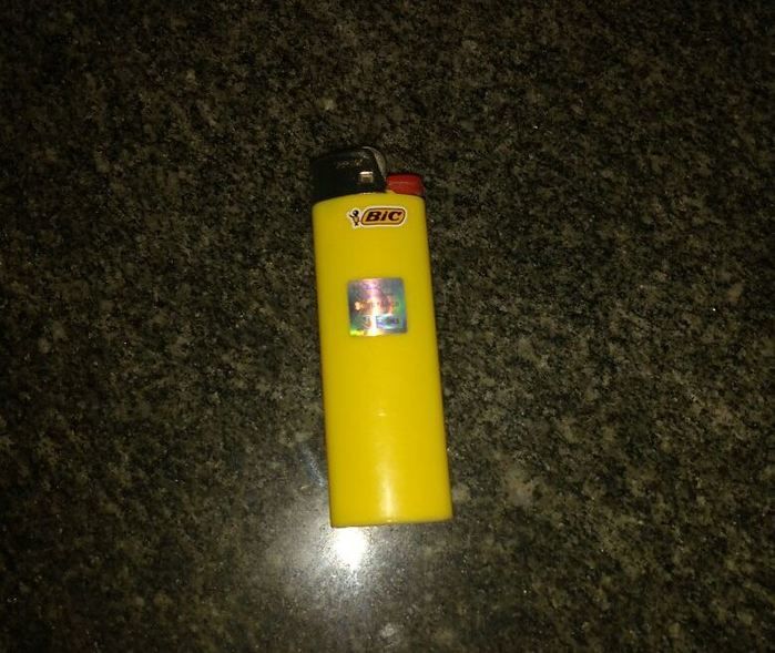 Polícia encontra isqueiro no local do crime (Crédito: Reprodução)