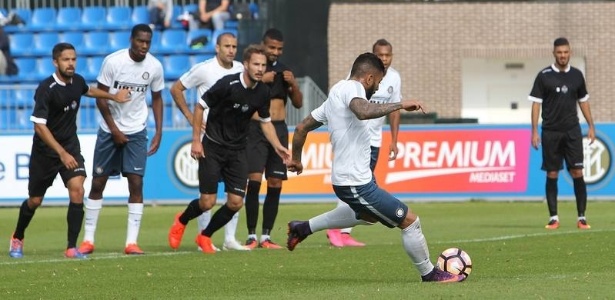 Gabigol no momento de seu primeiro gol com a camisa da Inter, de pênalti (Crédito: Reprodução)