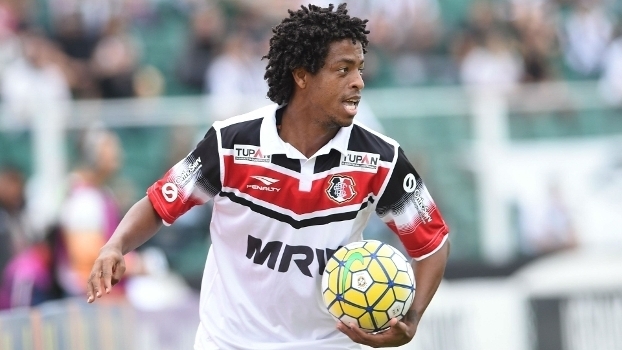 Ao lado de Grafite, Keno se sobressaiu pelo Santa Cruz nesta temporada (Crédito: GazetaPress)