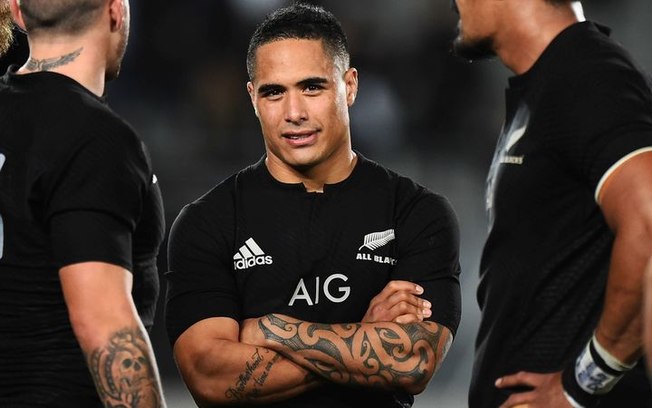 Aaron Smith teve que se explicar para esposa e companheiros do time (Crédito: Reprodução)