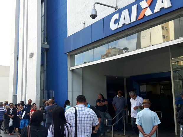 Agência da Caixa Econômica tem filas em Campinas (Crédito: G1)
