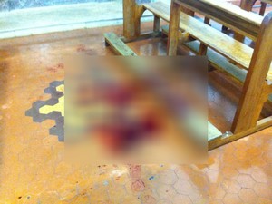 Simone Marca assistia missa no primeiro banco de igreja (Crédito: Reprodução)