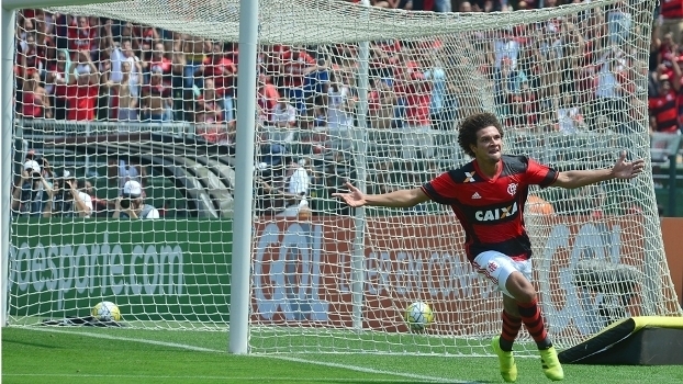 Willian Arão comemora gol do Fla; mas time não consegue golear neste Brasileiro (Crédito: Gazetta Press)