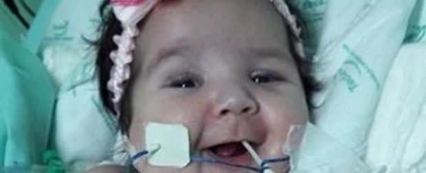 Criança de 3 meses faz transplante e recebe um coração novo