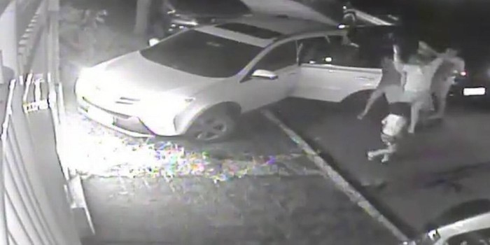 Vídeo mostra desespero de criança ao testemunhar sequestro de pai