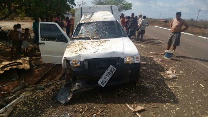 O carro invadiu a barraca de castanhas e uma pessoa morreu