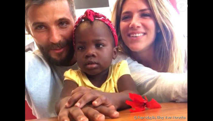 Bruno Gagliasso e Giovanna Ewbank com a filhaTiti