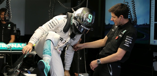 Rosberg bate Hamilton no último treino antes da classificação (Crédito: REUTERS/Paulo Whitake)