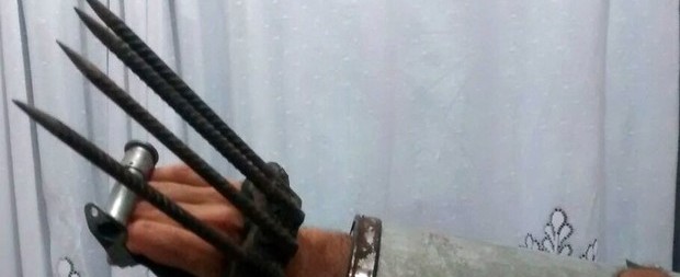 Homem é detido em Minas Gerais com "garras de Wolverine"