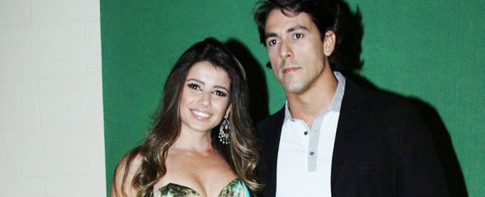 Paula Fernandes viaja para Las Vegas após término de noivado