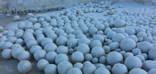 Bolas de neve de 18 kg impressionam moradores