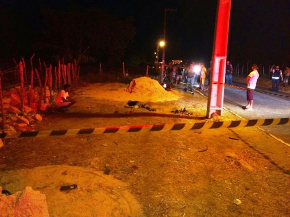 Homem colidiu contra um poste no litoral do Piauí (Crédito: Portal do Catita)