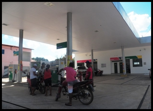 Posto Carvalho foi assaltado em Barras (Crédito: Tribuna de Barras)