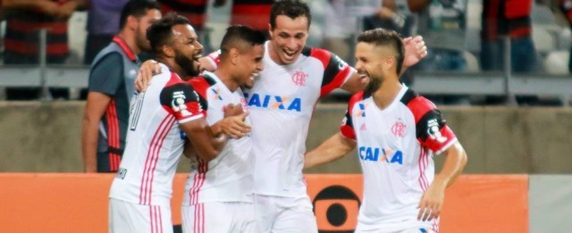 Flamengo vence o América-MG e segue vivo na briga pelo título
