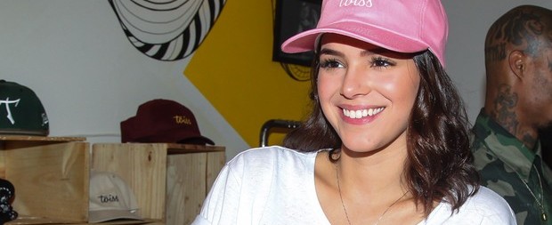 Bruna Marquezine prestigia evento de roupas ligadas à Neymar em SP