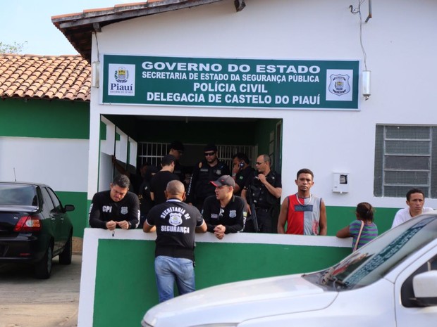 Acusado se encontra preso na Delegacia de Castelo (Crédito: Divulgação)