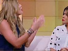 Lívia Andrade ataca Mara Maravilha no Fofocando: 'Você é chata'