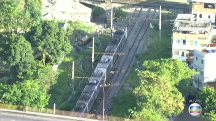 Eles foram atravessar por uma passagem clandestina (Crédito: Reprodução)
