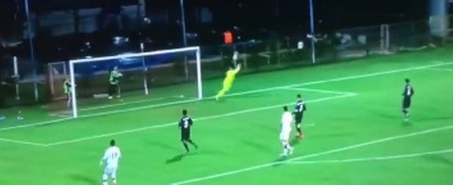 Filho de Zidane leva frangaço em vitória do Real Madrid
