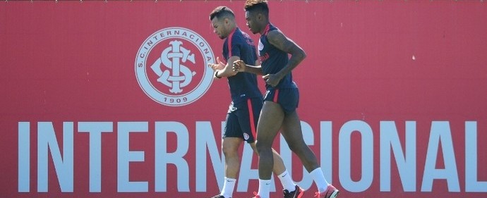 Flamengo tenta Vitinho e faz Internacional acender o alerta