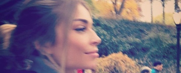 Grazi Massafera aproveita Nova York com a filha antes de premiação