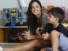 Aline Riscado mostra decoração de casa tríplex, no Rio de Janeiro