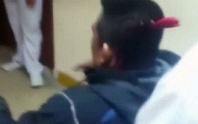 Campos levou a facada na rua e se dirigiu, sozinho, ao Hospital (Crédito: Mirror)