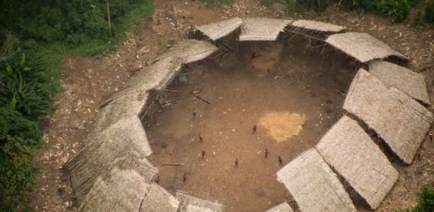 Maloca onde os índios vivem (Crédito: Guilherme Gnipper Trevisan/Hutukara)