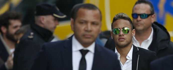 Promotoria pede 2 anos de prisão e multa de R$ 36 milhões a Neymar